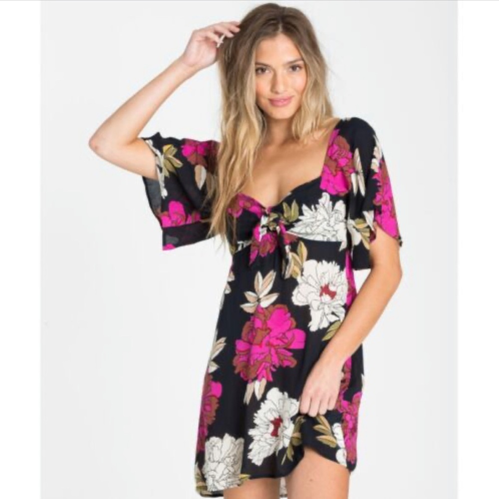 Billabong NWT Floral Tropical dress